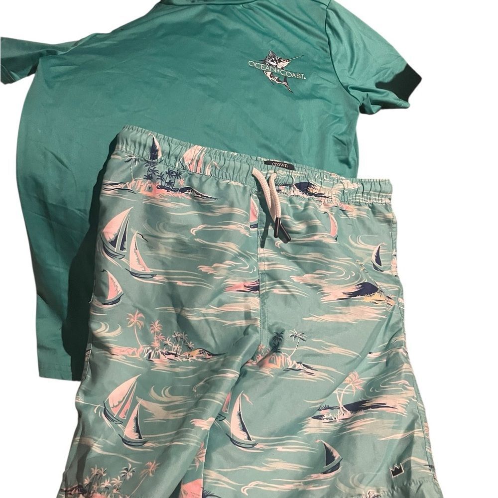 Crown and Ivy Coast Teal Shirt and Sailboat Shorts Swim trunks and rash  medium